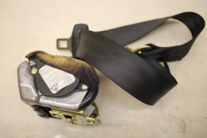 17796379 – 8D9857805DV04 – Veiligheidsgordel links-achter