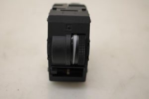 17796331 – 4B0919093A5PR – AIH headlight switch