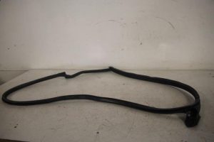 17808590 – 8W8831707 – Front door seal 4-door, left