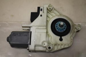 17797264 – 4F0959801A – Door window motor