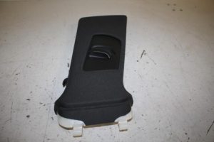 17816454 – 8R0867244BK23 – Stijl midden-rechts