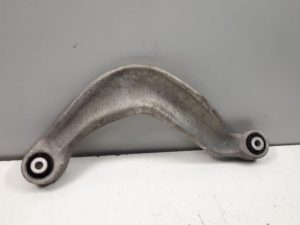 18800114 – 8K0505323H – Draagarm boven links-achter