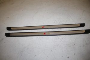 17831188 – 8X3853373C9B9 – Dorpel links