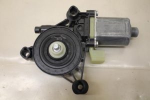 17798579 – 5Q0959801B – Door window motor