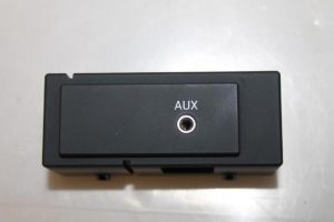 17792859 – 8V00357246PS – AUX/USB aansluiting
