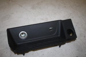 17825016 – 8W2864131B6PS – Ablagefach