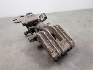 19357626 – 2K0615423C – Remklauw (Tang) links-achter