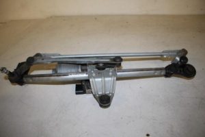 17820713 – 8V2955023D – Wiper motor + mechanism