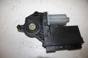 17830104 – 8E0959801E – Door window motor