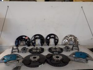 19803764 – 4E0615602H, 3W0615302F, 3W0615301N, 4E0615601AA – Remmenset compleet voor+achter