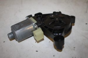 17822554 – 8W0959801 – Door window motor