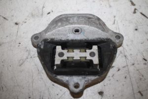 17817012 – 8K0399151CN – Getriebe Halterung