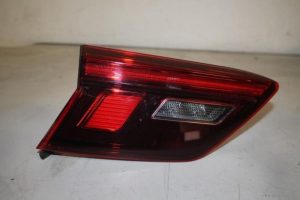 17827494 – 5NA945093F – Achterlicht links