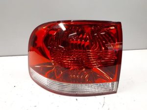 18619741 – 7L6945095K – Achterlicht links