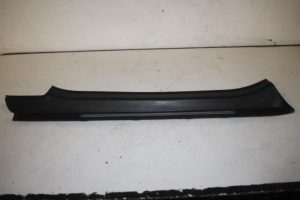 17831903 – 8J0853491G01C – Afdeklijst dorpel links