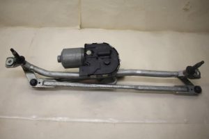 17798650 – 8R1955023D – Wiper motor + mechanism
