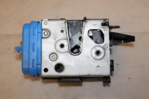 17794127 – 8D0839015A – Deurslot Mechaniek 4Deurs links-achter