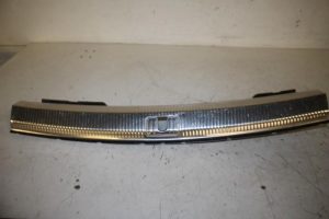 17813789 – 8K9864483C – Afdekking slotvanger achter