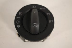 17802557 – 4F2941531D5PR – Light switch