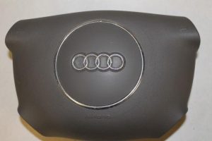 17787883 – 8E088020142R – Airbag links (Stuur)