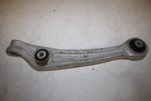 17828559 – 8K0407152F – Draagarm onder rechts-voor