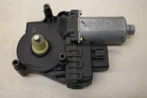 17796676 – 4B0959801E – Door window motor