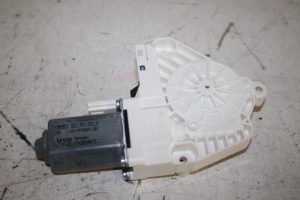 17811062 – 8K0959802B – Door window motor