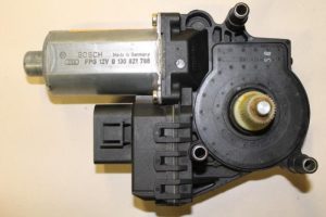 17787019 – 8D0959802F – Fenstermotor Tür