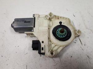 18751008 – 4F0959802D – Door window motor