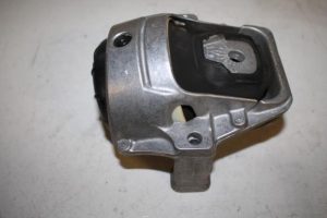 17818677 – 8K0199381JP – Engine mount