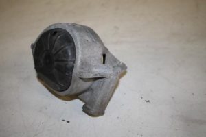17821066 – 8R0199381AL – Engine mount