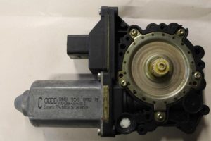 17787022 – 8N8959802B – Door window motor