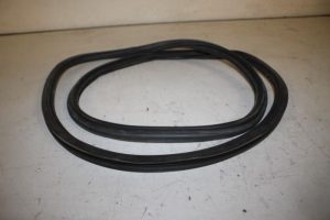 17832147 – 8K5833721E – Portierrubber 4Deurs rechts-achter