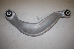 17804082 – 8K0505324H – Draagarm boven rechts-achter