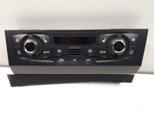 19747007 – 8T1820043AQXZF – Climatronic Panel