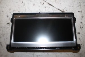 17816750 – 8T0919603 – Anzeige Innen