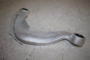17808722 – 8K0505323H – Draagarm boven links-achter