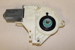 17788073 – 8K0959802 – Door window motor