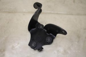 17799281 – 06H121079K – Steun (diversen)