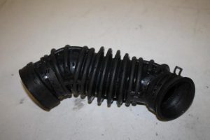 17818731 – 8E0133356D – Ansaugschlauch Luft