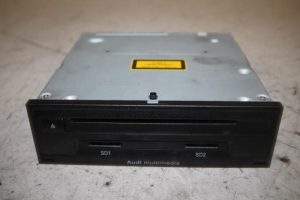 17815068 – 4E0035652D – Regelunit Multi Media