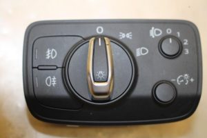 17797847 – 8V0941531N5PR – Licht Schalter