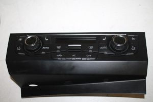 17803296 – 8T2820043AGXZF – Climatronic Panel