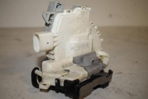 17804500 – 8J1837015C – Door lock mechanism 4-door, front left