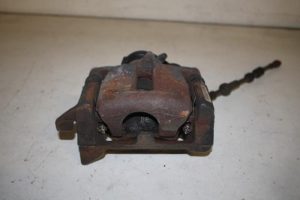 17830491 – 8K0615403E – Remklauw (Tang) links-achter