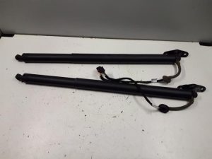 18981504 – 81A827851A – Gasdemperset Kofferdeksel