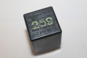 17792497 – 443951307A – Relais