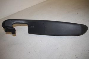 17806580 – 4F2867105A6PS – Portierbekleding 4Deurs links-voor