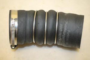 17798775 – 07L145745A – Intercooler Slang