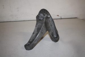 17833353 – 7L8199308F – Motorsteun